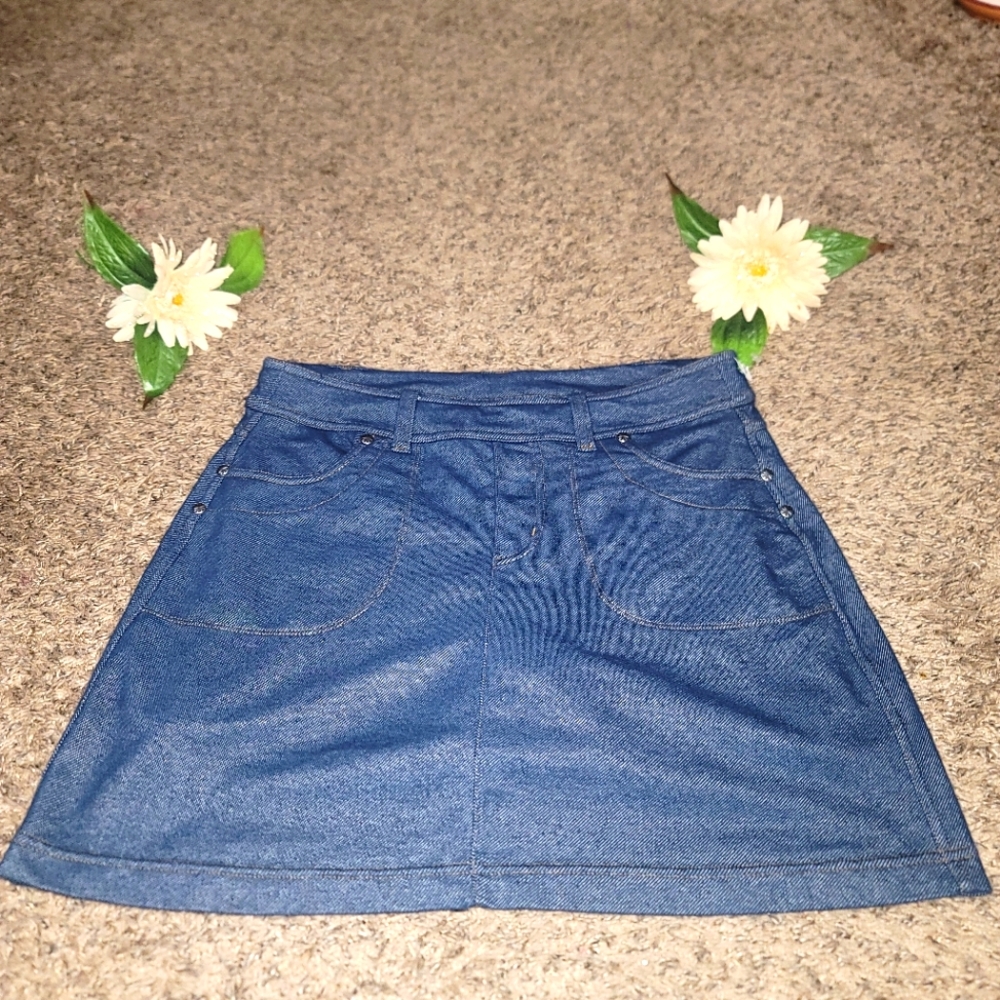 Athleta Skirt with short good condition color blue